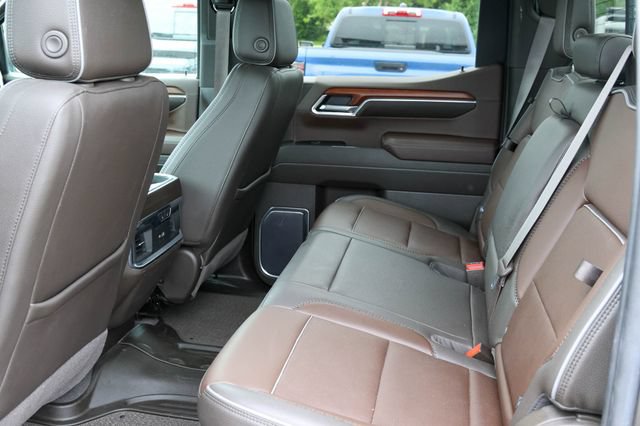 Used 2023 GMC Sierra 1500 Denali w/ Denali Reserve Package AWD/4WD image 10