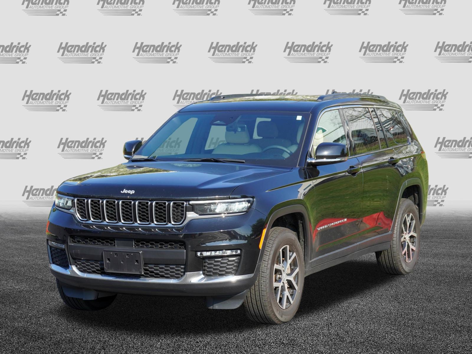 Used 2025 Jeep Grand Cherokee L Limited w/ Trailer Tow Package AWD/4WD image 5