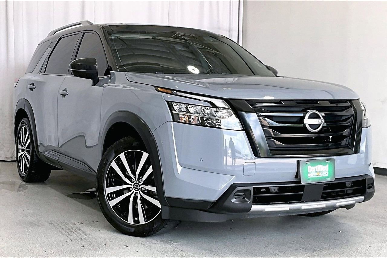Used 2023 Nissan Pathfinder Platinum w/ Cargo Package FWD image 34