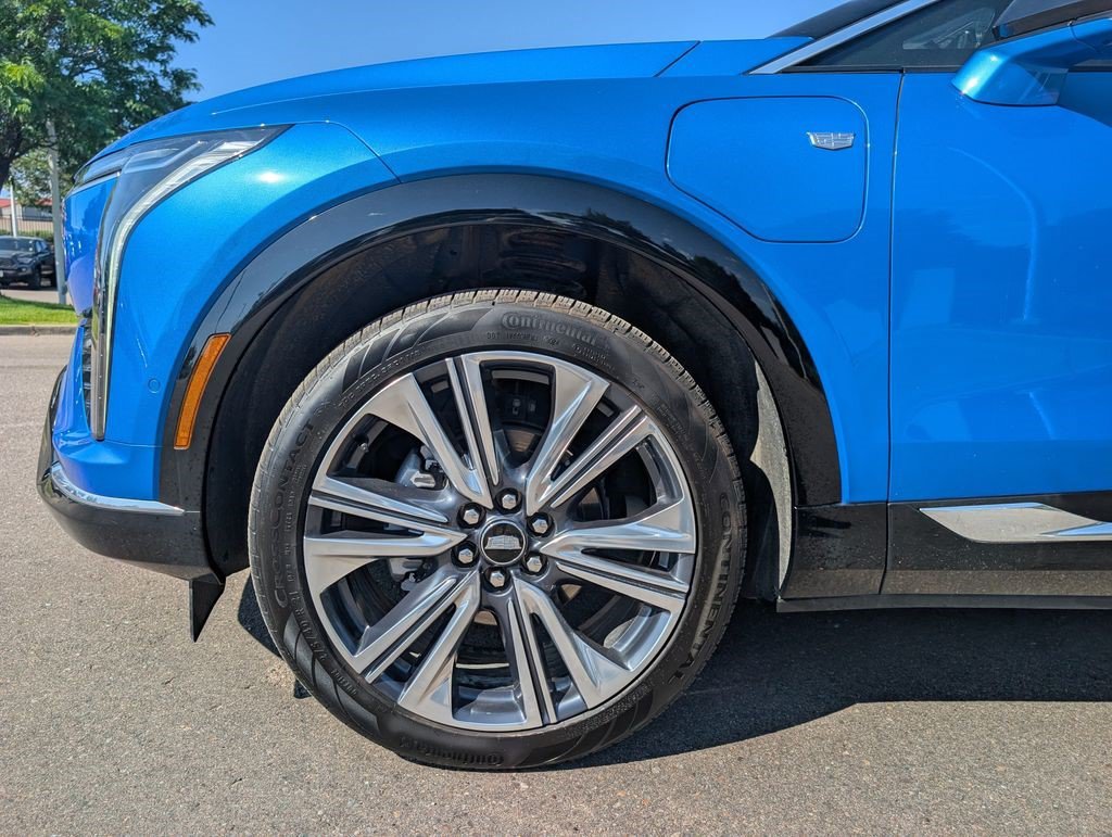 Certified 2025 Cadillac Optiq Luxury 2 AWD/4WD image 10