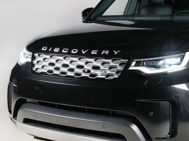 Used 2025 Land Rover Discovery S image 27