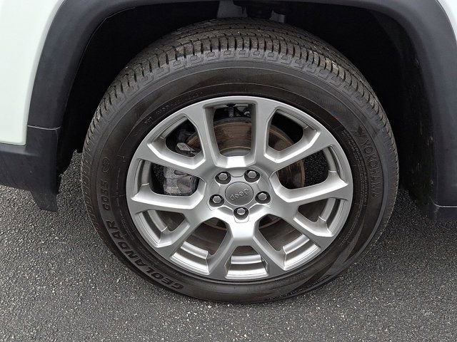 Certified 2022 Jeep Compass Latitude image 11