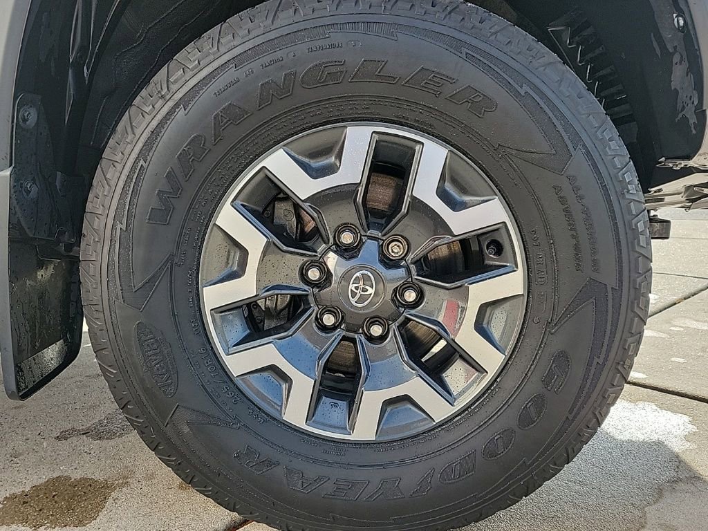 Used 2021 Toyota Tacoma TRD Off-Road image 9