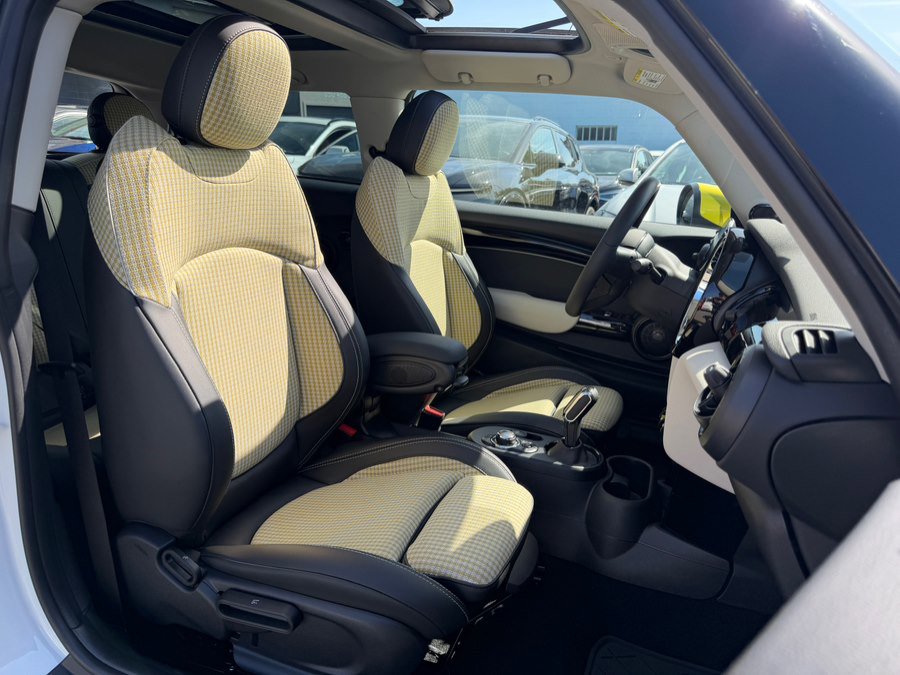 Used 2023 MINI Cooper SE image 34