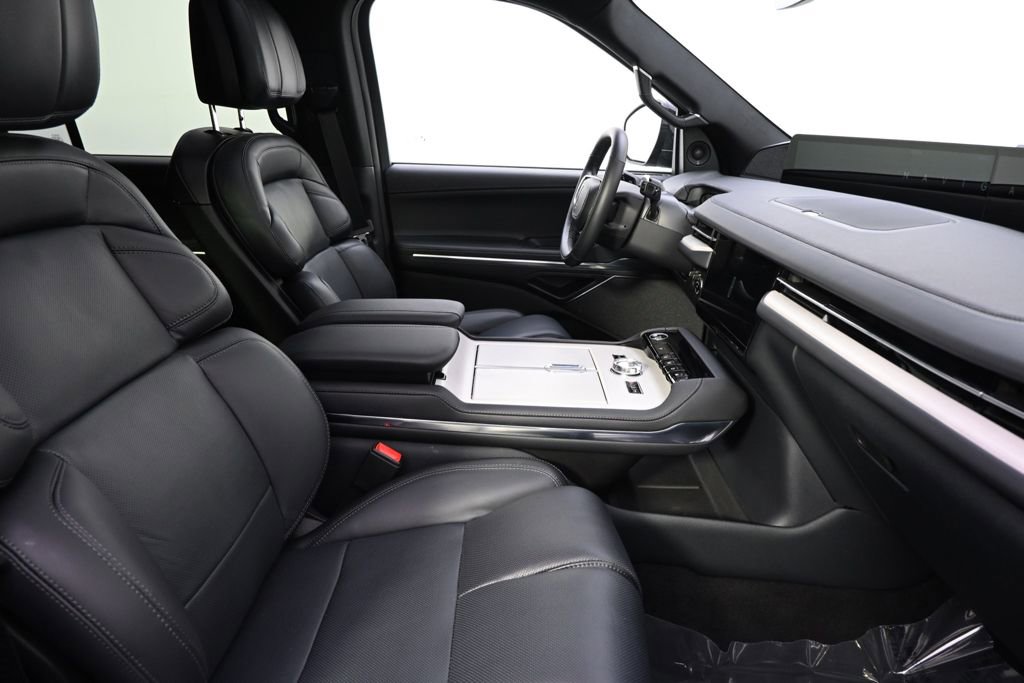 New 2026 Lincoln Navigator L Reserve w/ Jet Appearance Package image 16