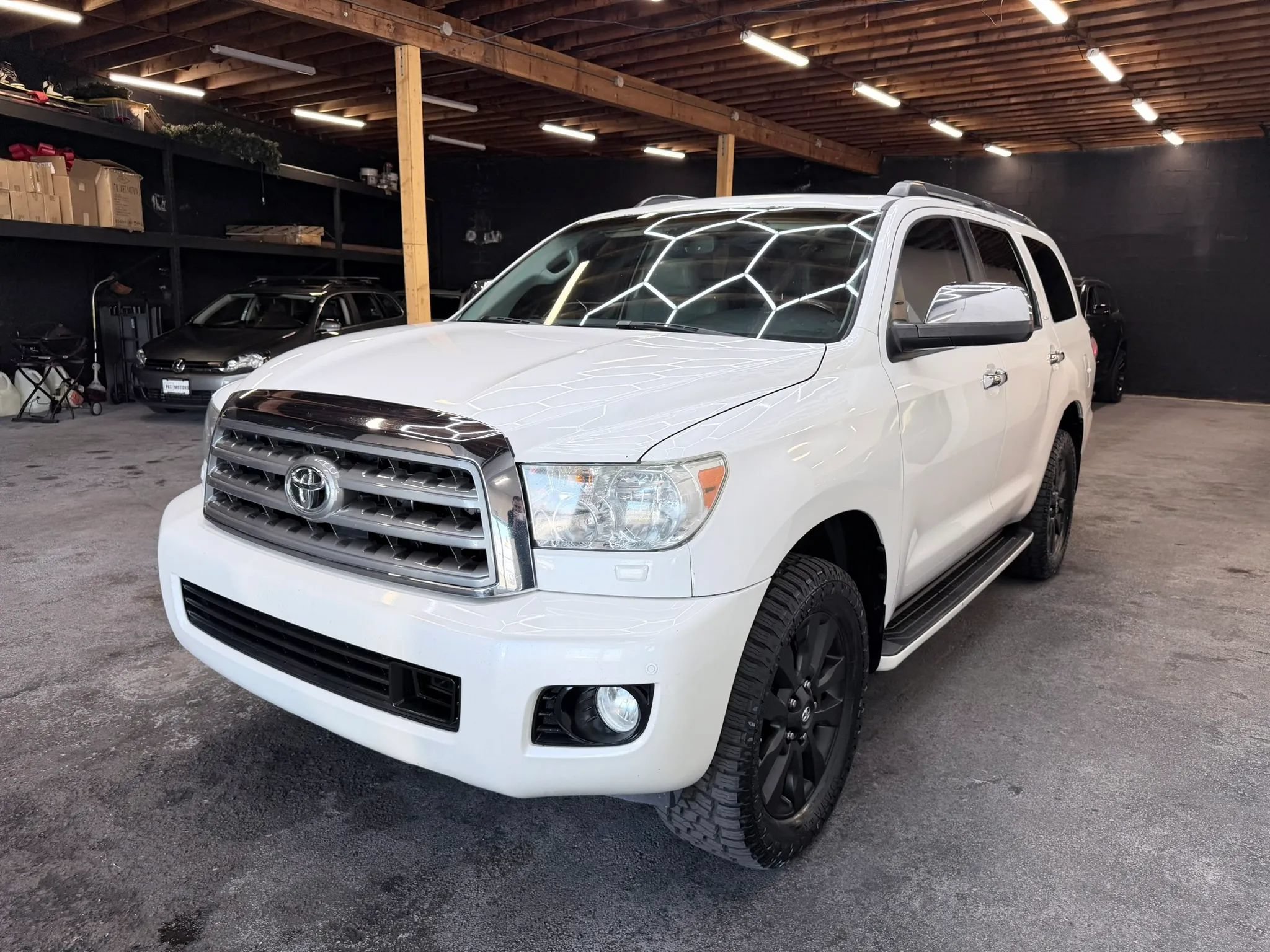 Used 2015 Toyota Sequoia Platinum AWD/4WD image 6