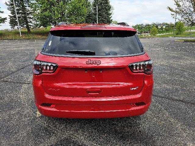 Used 2022 Jeep Compass Limited AWD/4WD image 5