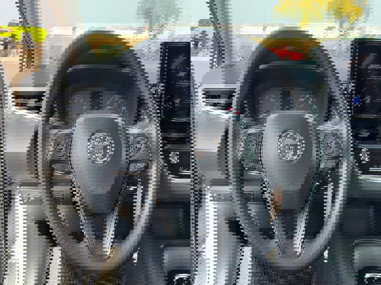 Used 2025 Toyota Corolla LE image 18