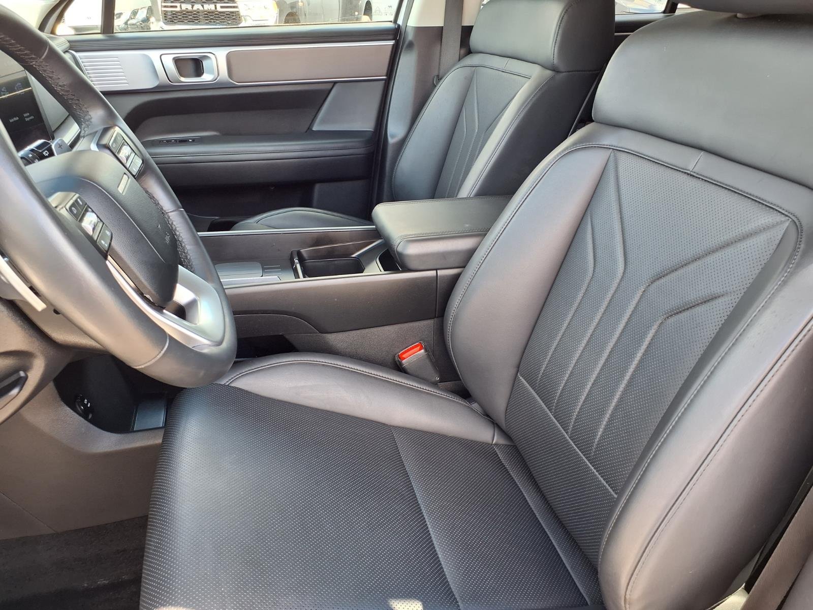 Used 2026 Hyundai Santa Fe SEL AWD/4WD image 3
