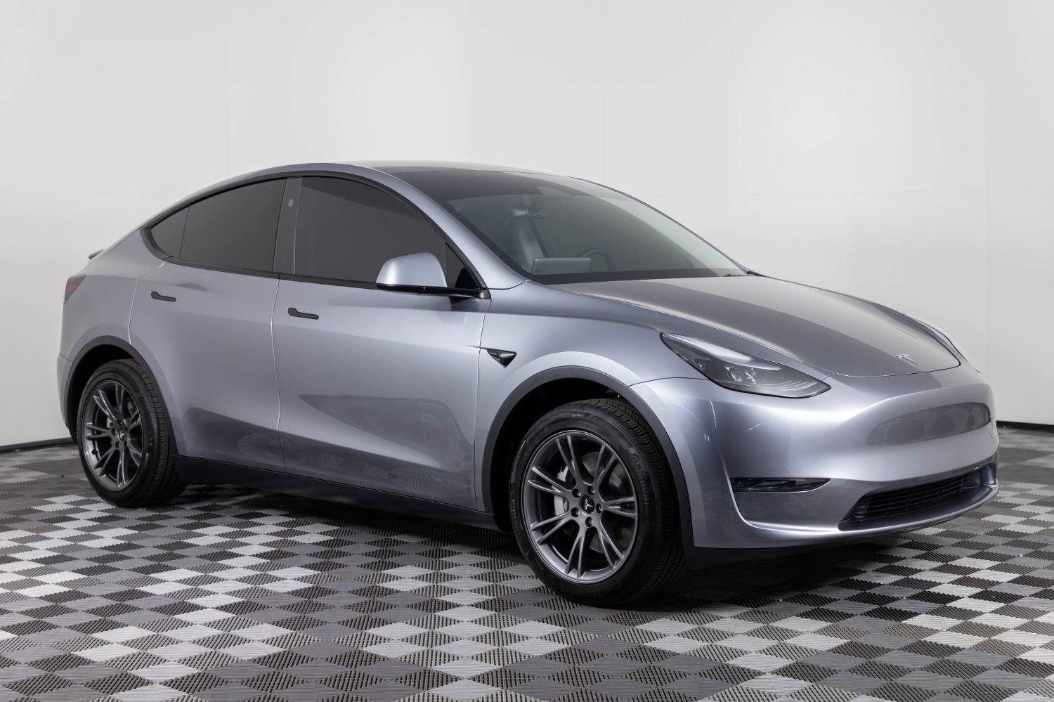 Used 2025 Tesla Model Y Long Range image 10