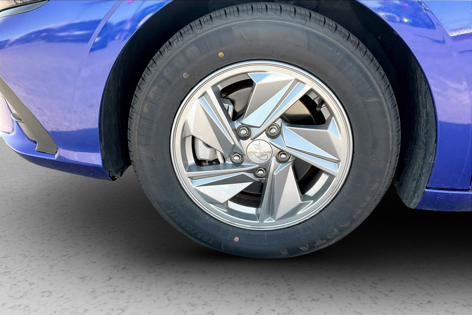 Used 2024 Hyundai Elantra SEL image 9