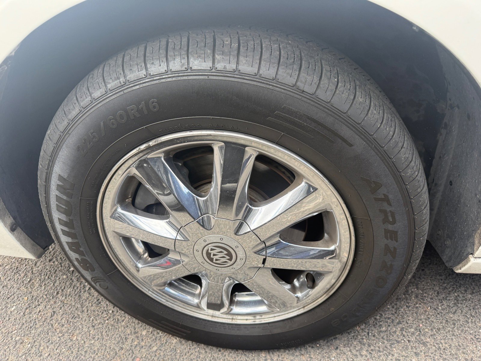 Used 2005 Buick LaCrosse CXL w/ Chrome Appearance Package FWD image 5