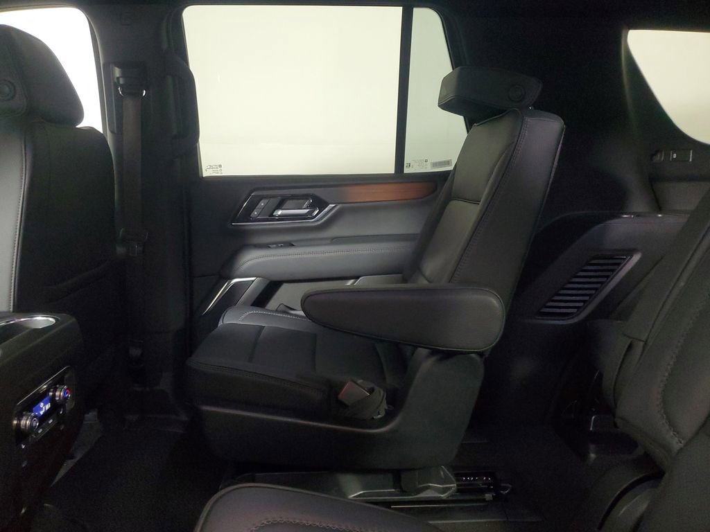 Used 2025 GMC Yukon Denali image 12