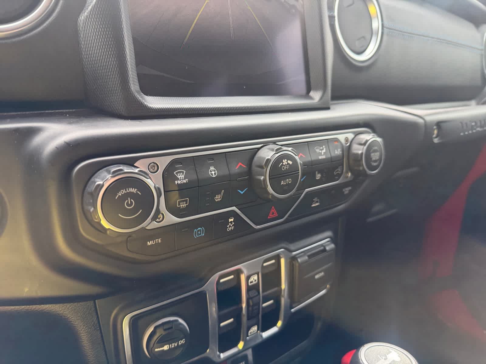 Used 2023 Jeep Wrangler Unlimited Rubicon 4xe w/ Cold Weather Group AWD/4WD image 25