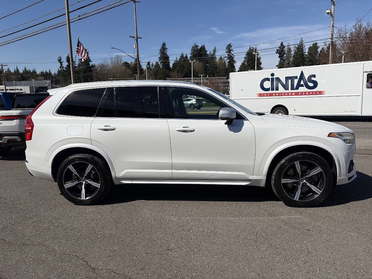 Used 2016 Volvo XC90 T8 R-Design w/ Vision Package AWD/4WD image 12