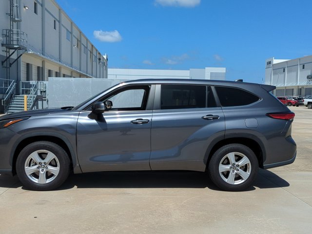 Used 2023 Toyota Highlander L FWD image 6