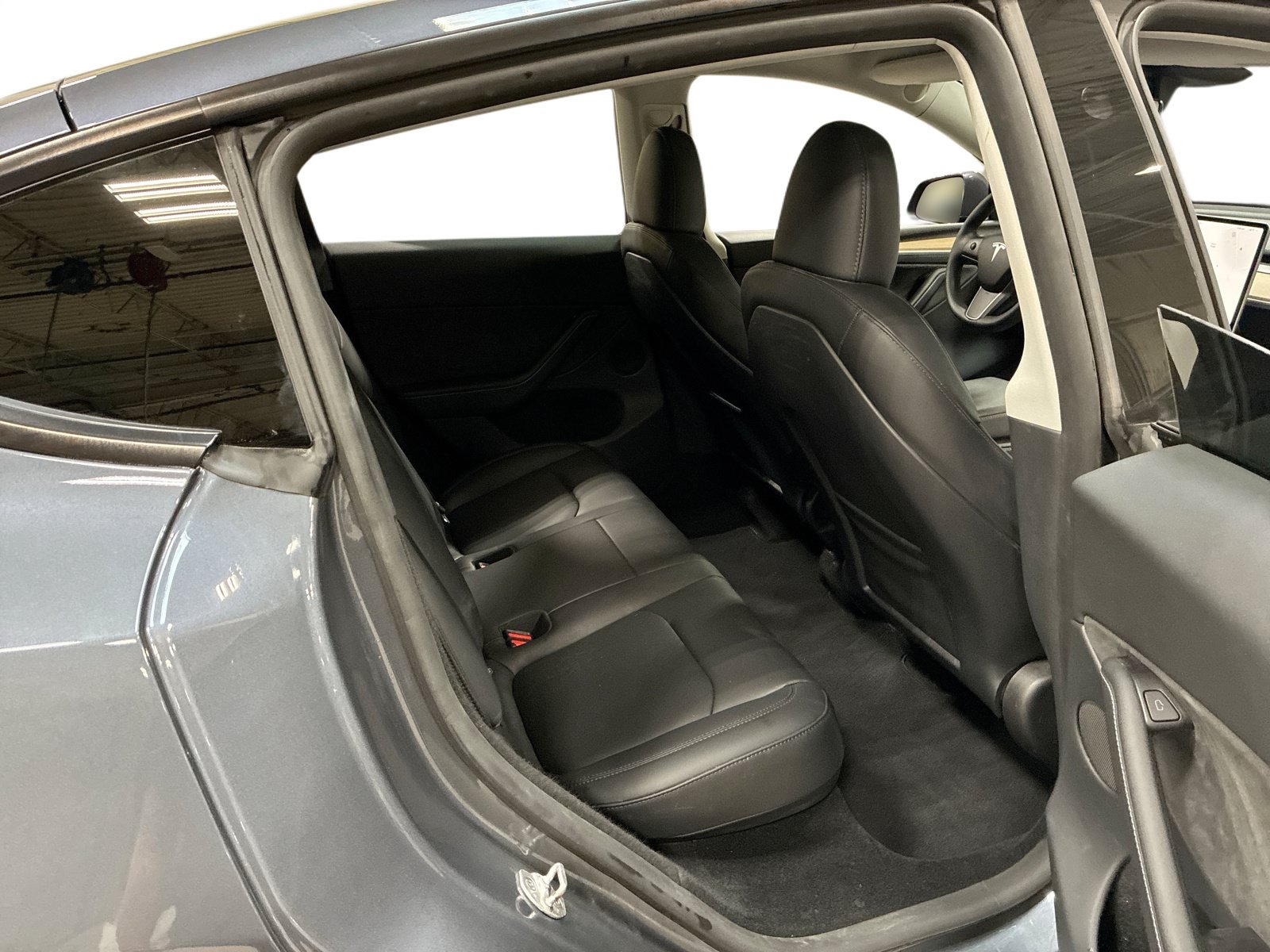 Certified 2023 Tesla Model Y AWD image 11