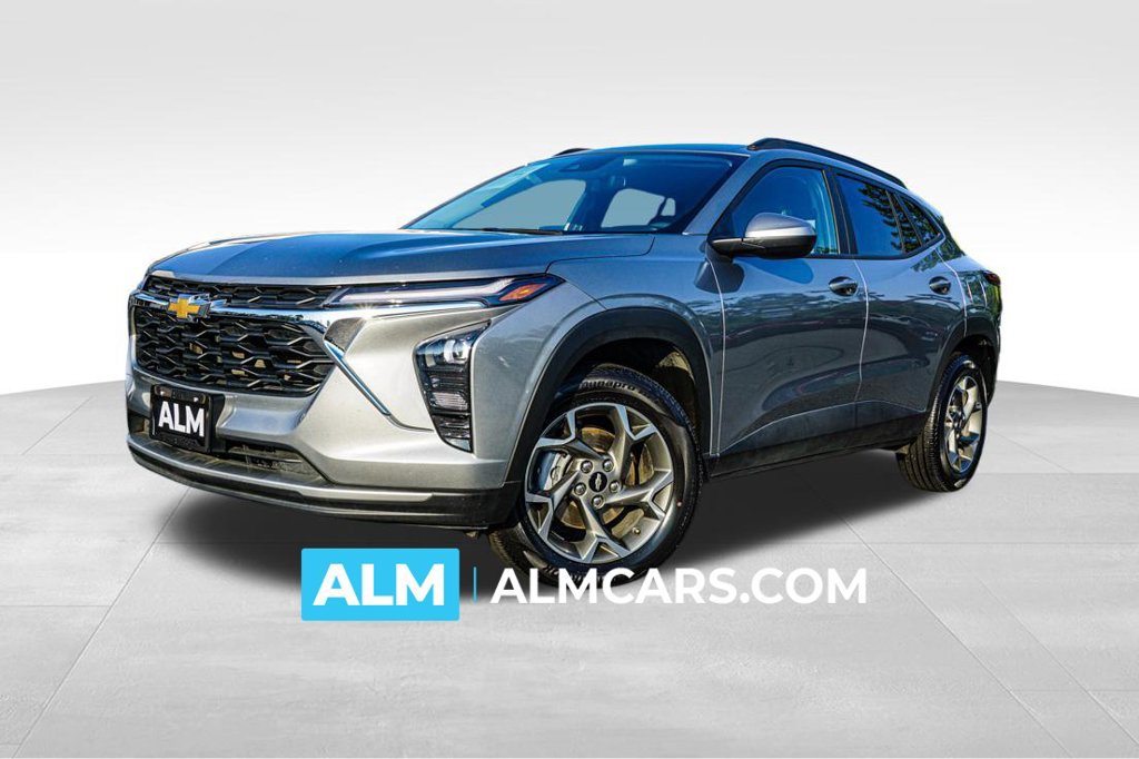 Used 2025 Chevrolet Trax LT FWD image 1