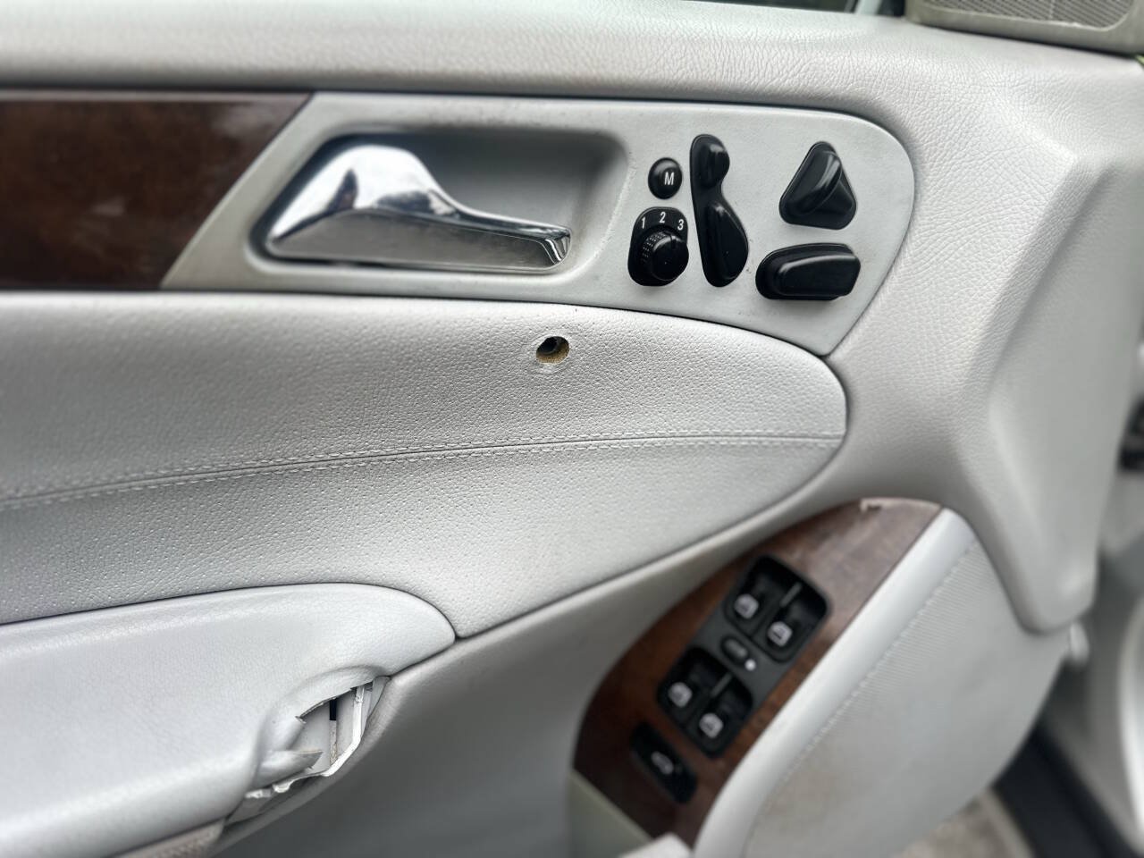 Used 2002 Mercedes-Benz C 320 Sedan image 10