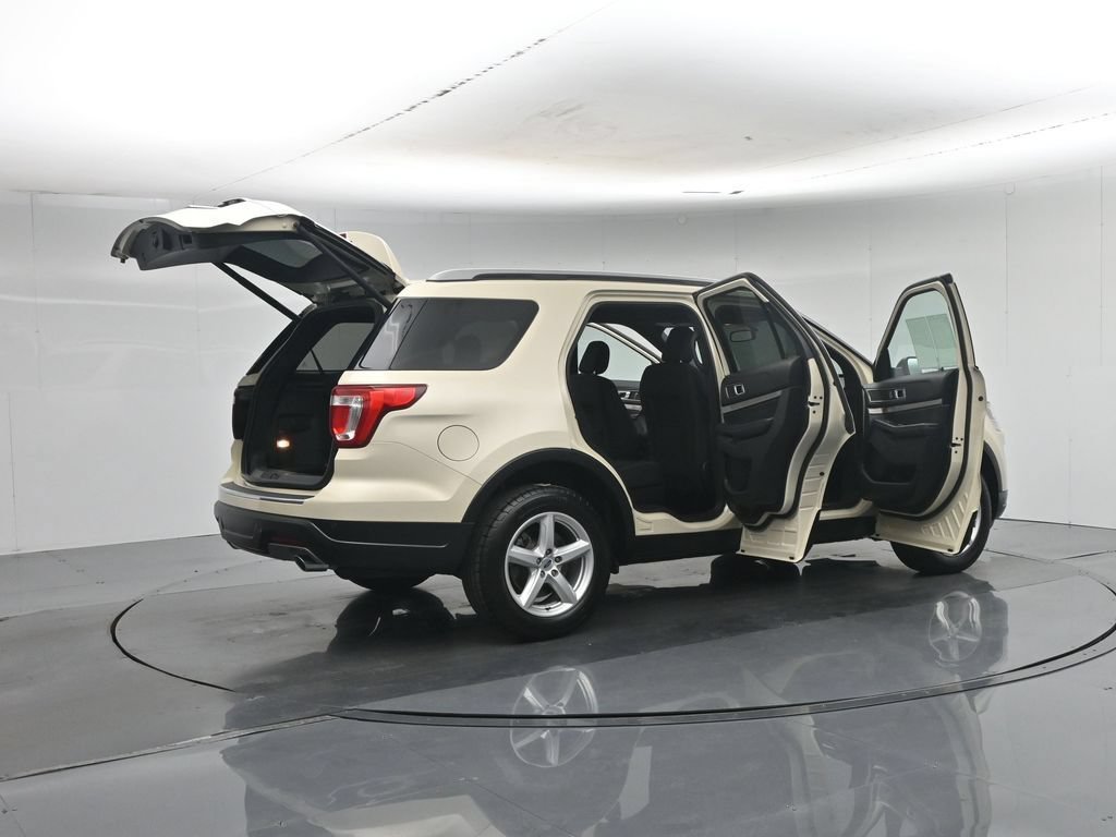 Certified 2018 Ford Explorer XLT w/ Equipment Group 201A FWD image 6