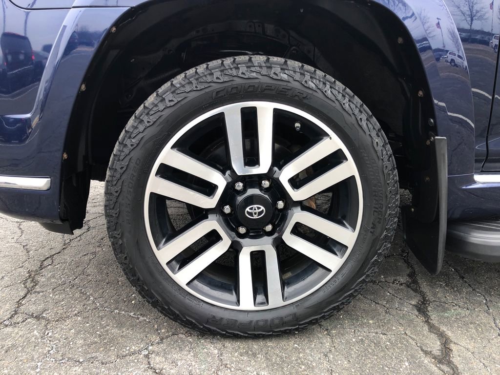 Used 2020 Toyota 4Runner Limited image 15