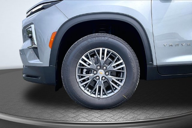 New 2027 Chevrolet Traverse LT w/ LPO, Floor Liner Package FWD image 11