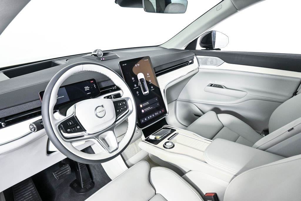 Certified 2025 Volvo EX90 Ultra AWD/4WD image 6
