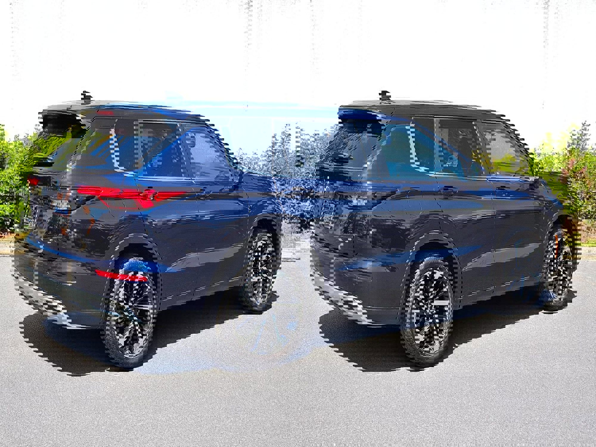 Used 2024 Mitsubishi Outlander SE Black Edition image 2