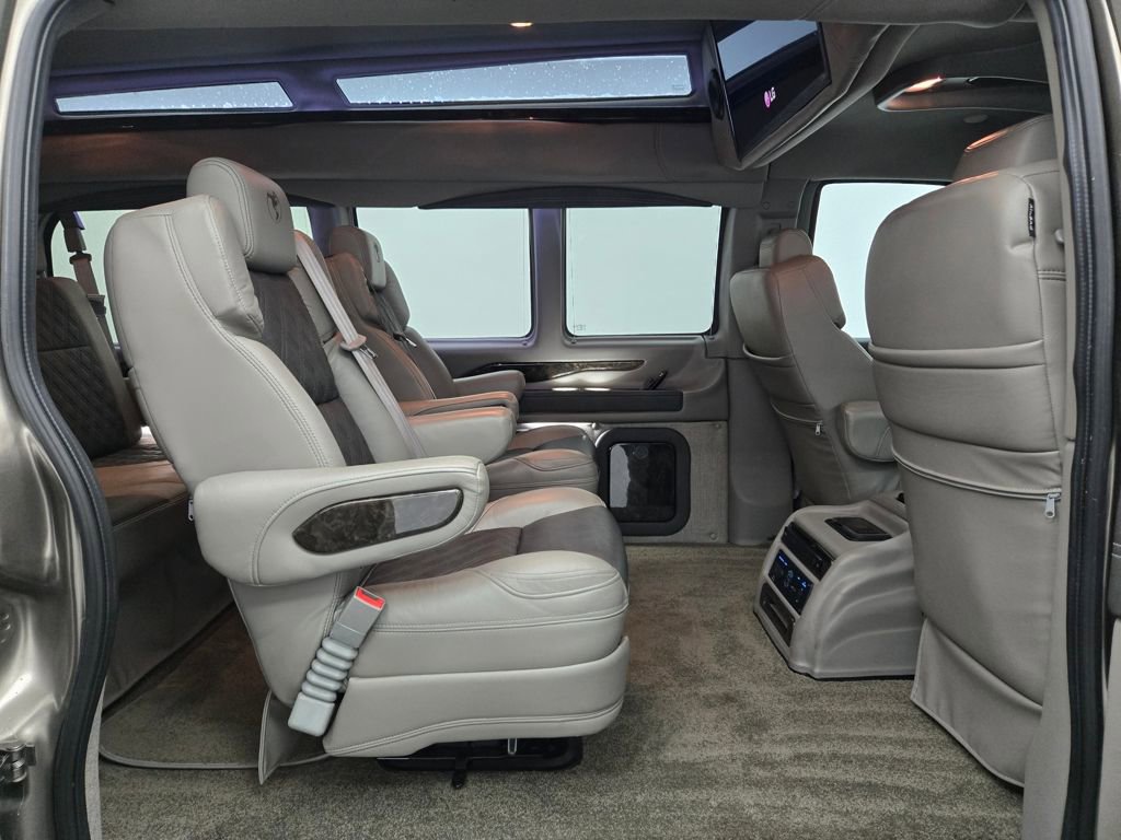 Used 2023 GMC Savana 2500 image 34