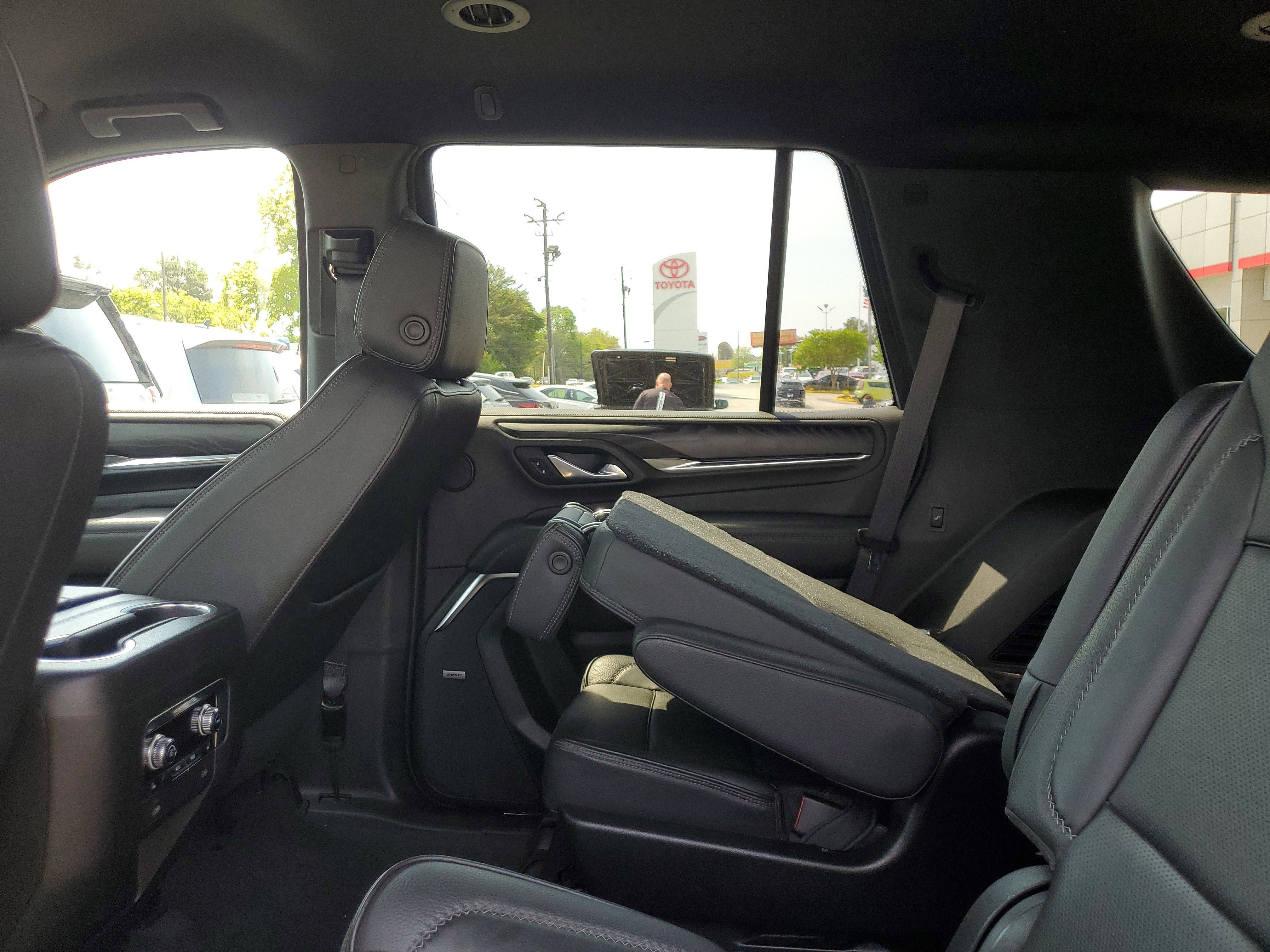 Used 2021 GMC Yukon Denali AWD/4WD image 10