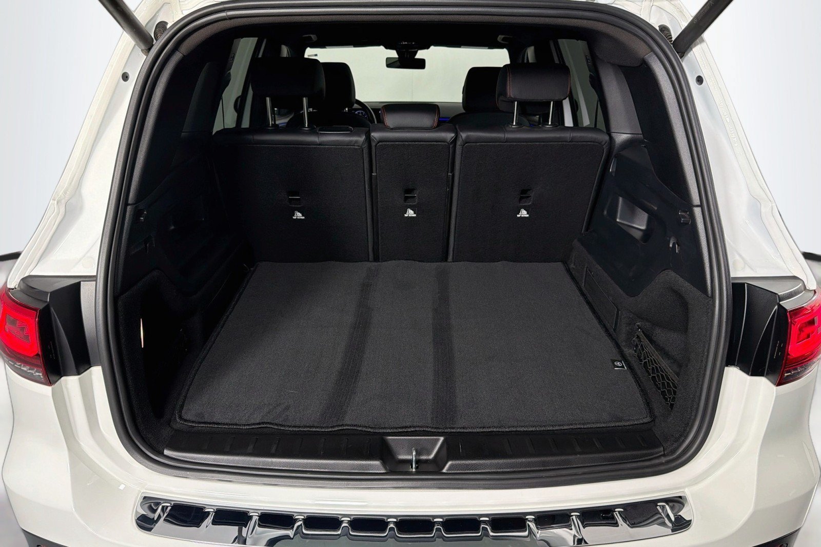 Certified 2023 Mercedes-Benz GLB 250 image 23