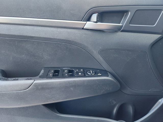 Used 2020 Hyundai Elantra SE w/ Cargo Package (C1) image 24