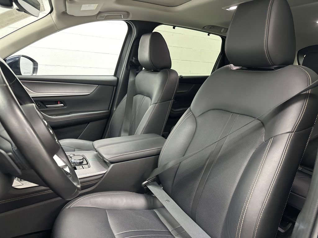 Certified 2024 MAZDA CX-90 Plug-In Hybrid w/ Preferred AWD/4WD image 16