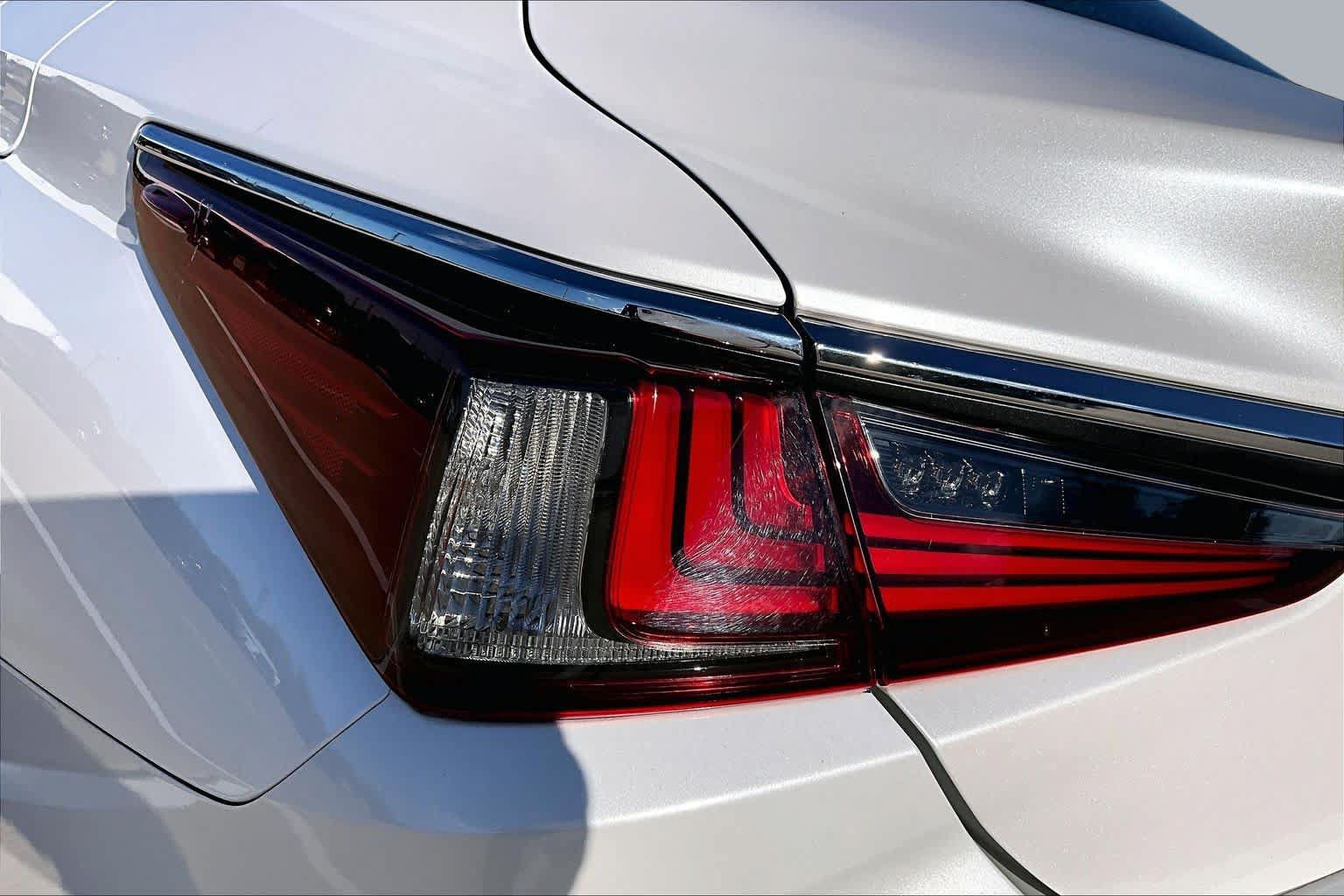 Used 2020 Lexus ES 350 w/ Accessory Package 2 FWD image 27