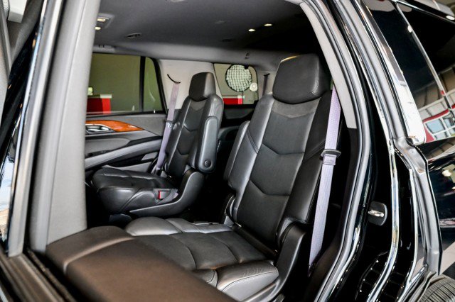 Used 2017 Cadillac Escalade Luxury AWD/4WD image 19