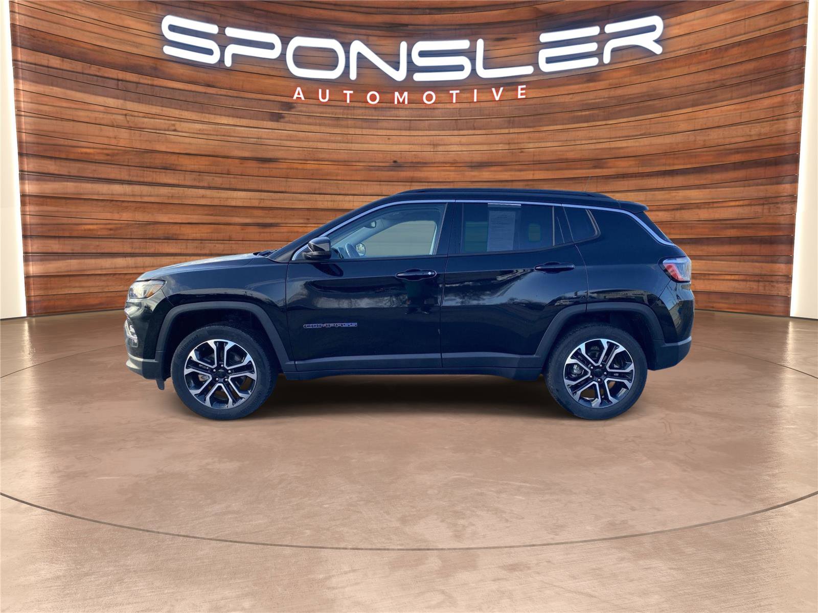 Used 2022 Jeep Compass Limited image 2