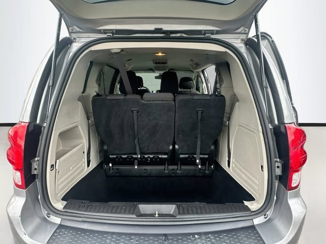 Used 2019 Dodge Grand Caravan SE FWD image 25