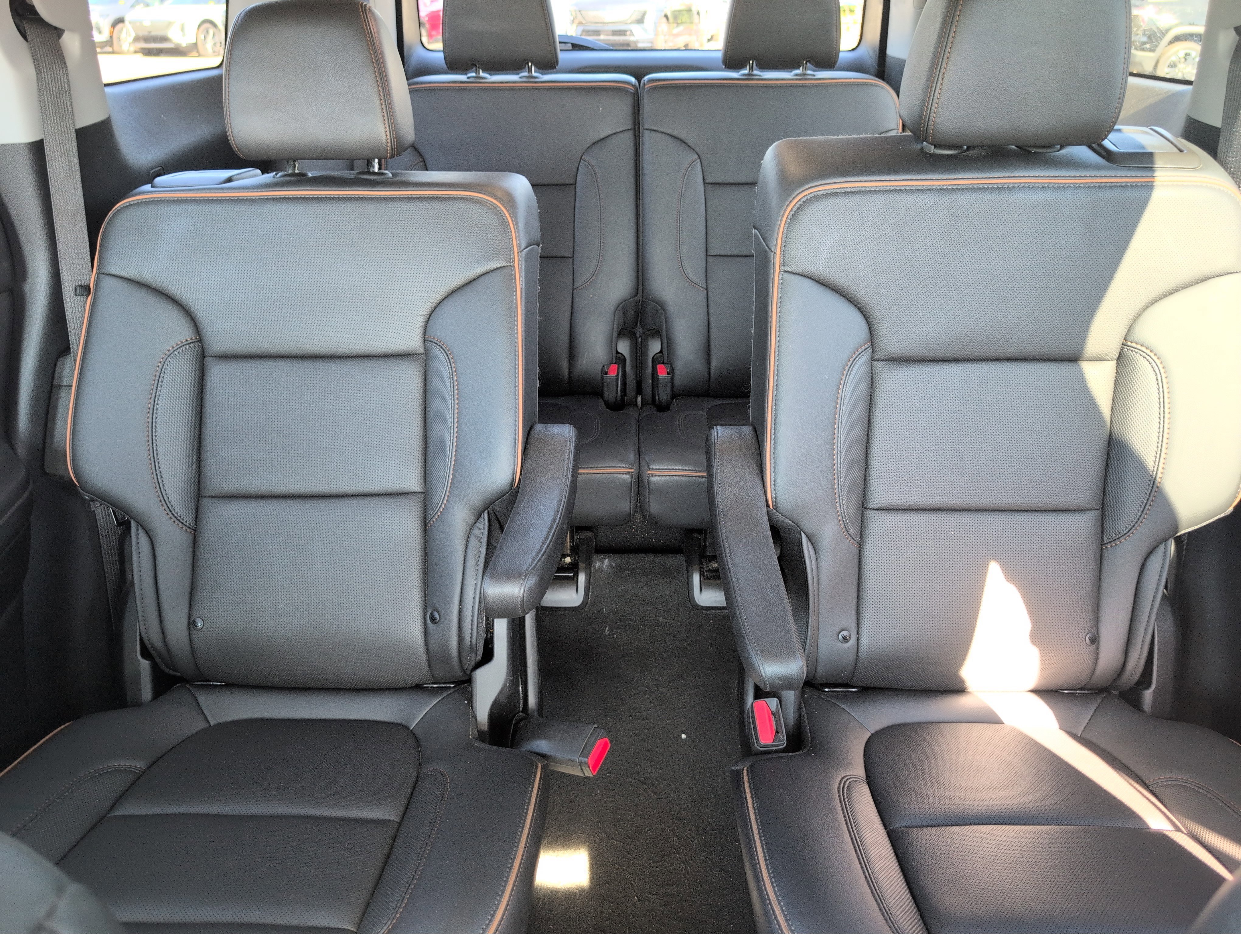 Used 2022 GMC Acadia AT4 image 22