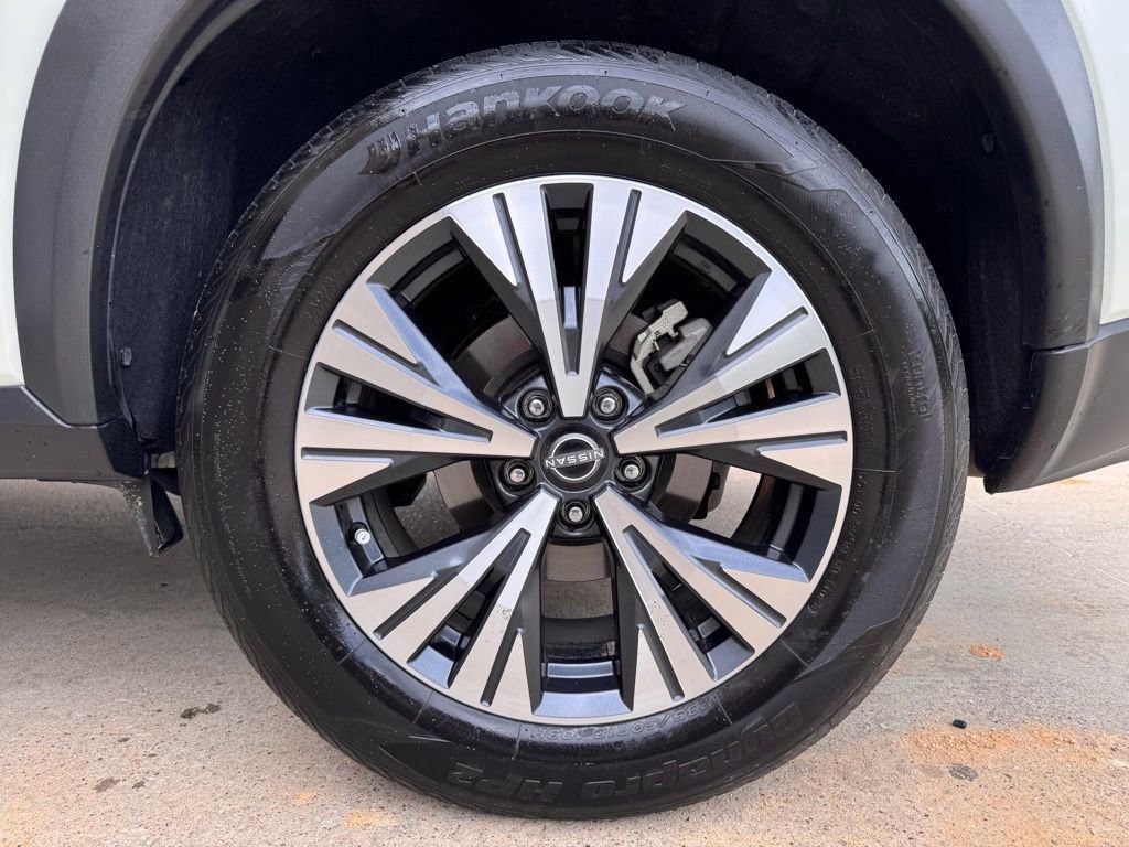 Used 2023 Nissan Rogue SV image 24