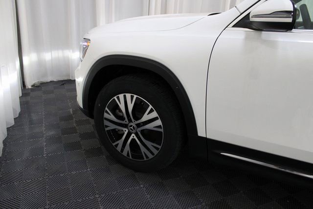 New 2025 Mercedes-Benz GLB 250 4MATIC image 9