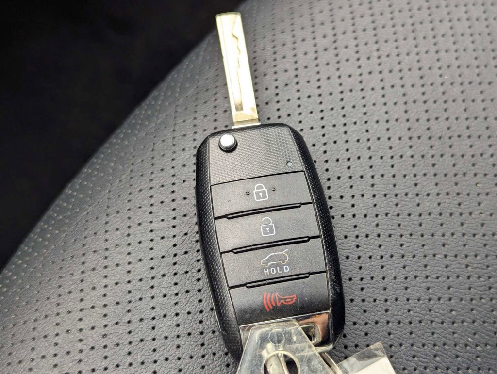 Used 2016 Kia Sorento EX FWD image 28