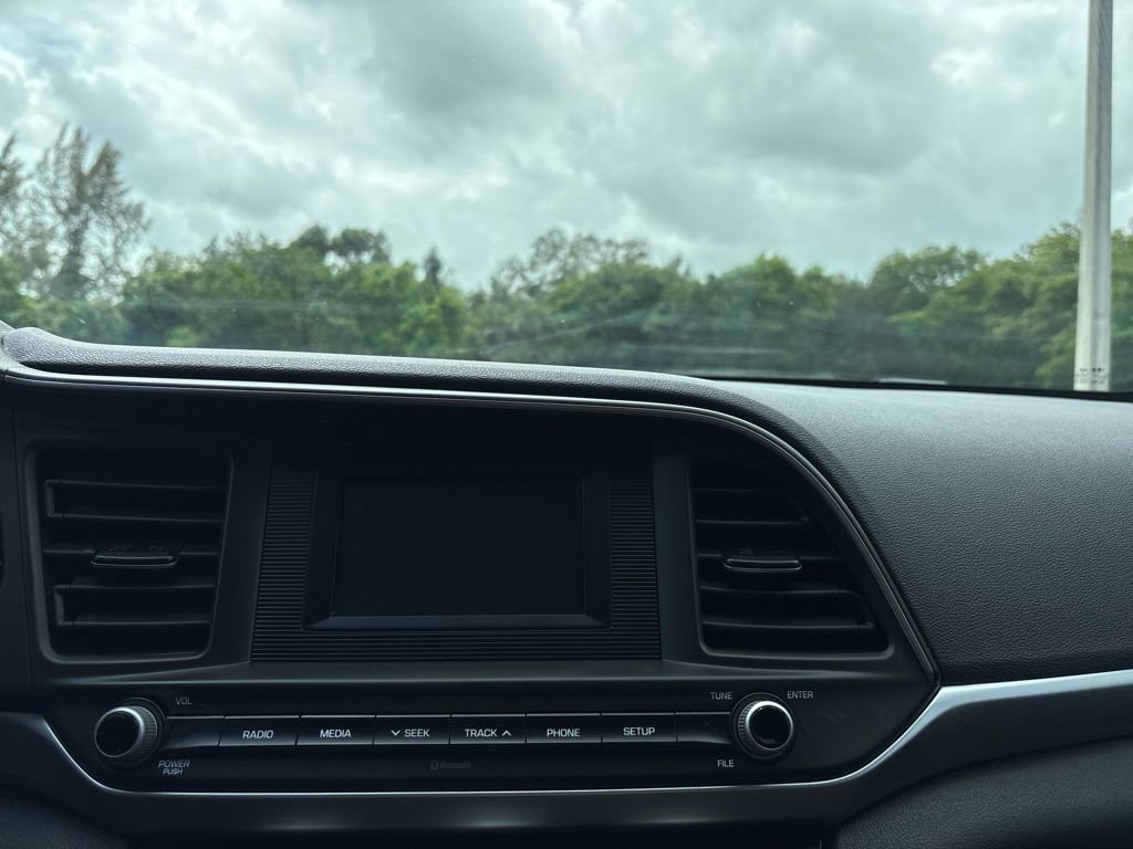 Used 2019 Hyundai Elantra SE w/ Cargo Package image 24