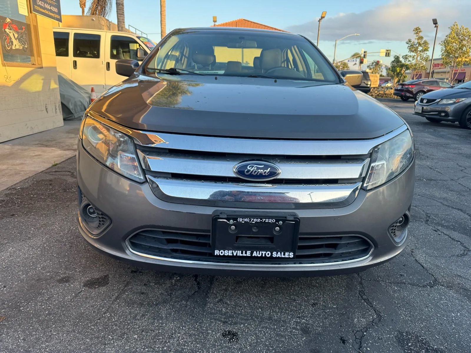 Used 2012 Ford Fusion SE FWD image 2