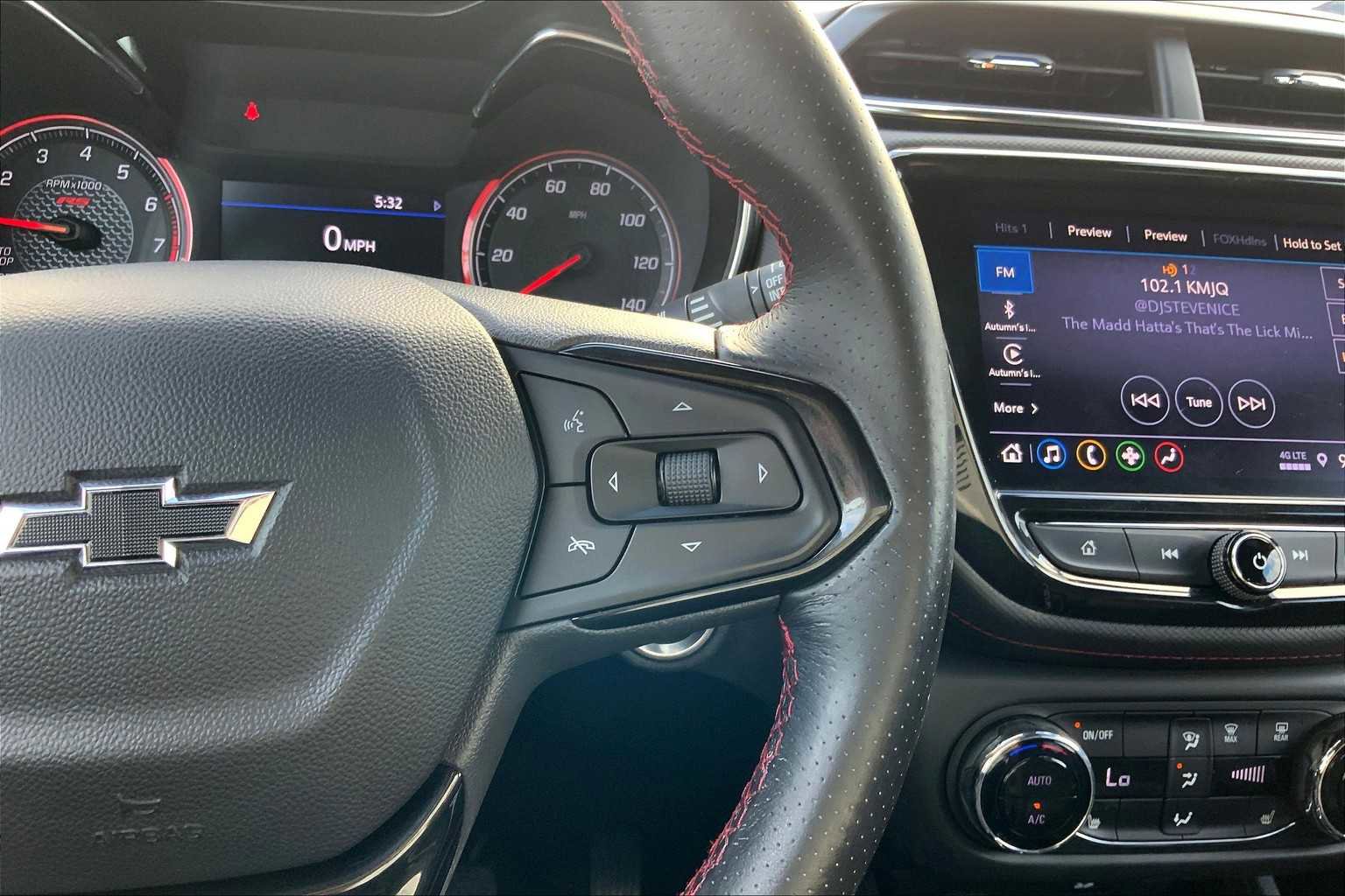 Used 2021 Chevrolet TrailBlazer RS w/ Technology Package image 22