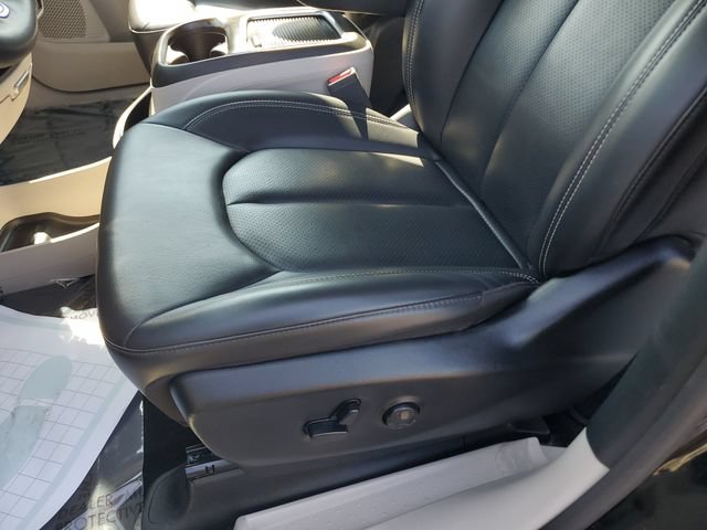 Certified 2023 Chrysler Pacifica Touring-L FWD image 20