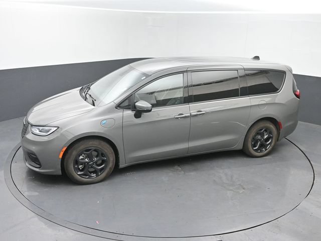 Used 2023 Chrysler Pacifica Touring-L w/ S Appearance Package FWD image 34