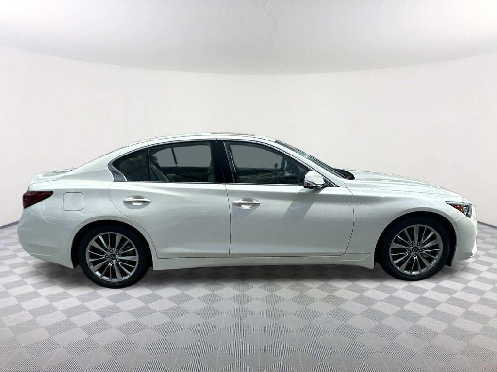 Used 2023 INFINITI Q50 Luxe w/ Cargo Package RWD image 4