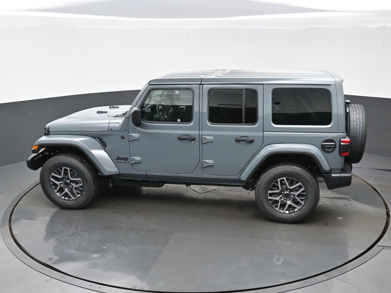 New 2026 Jeep Wrangler Unlimited Sahara w/ Safety Group AWD/4WD image 22