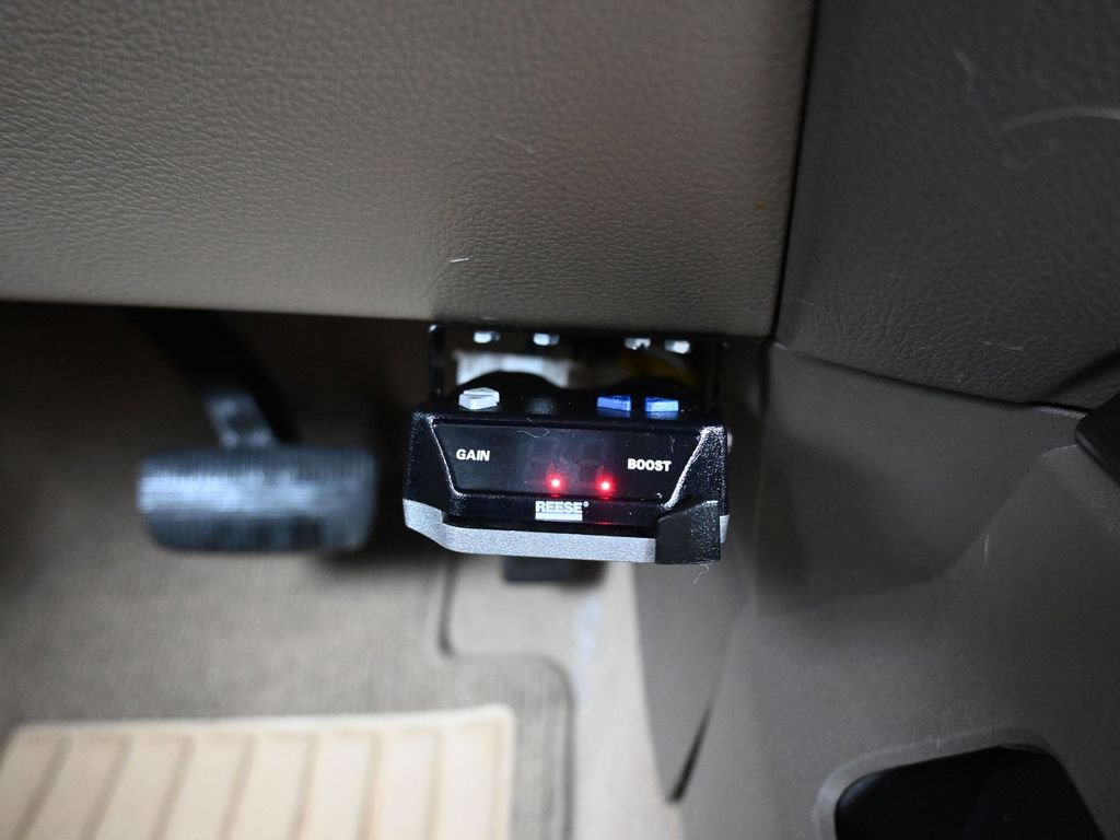 Used 2011 Nissan Armada Platinum w/ 2nd Row Captain Seat Pkg image 21