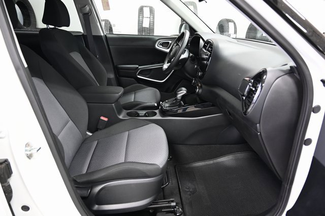 Used 2023 Kia Soul S image 11